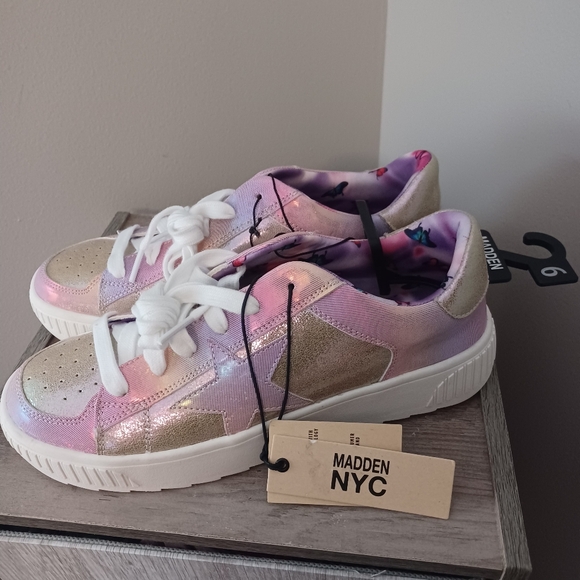 Madden Nyc Other - NEW Madden NYC Pink/purple Court Shoes Sneakers Sz Youth 6